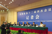 全国政协委员谈绿色发展保护生态环境。（《北京周报》记者 徐蓓摄）.jpg